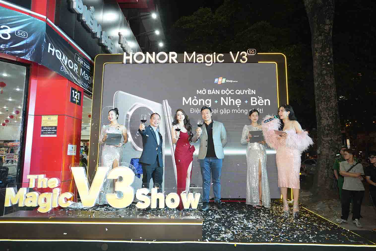 FPT Shop mở bán độc quyền smartphone gập HONOR Magic V3