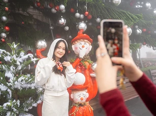Đà Nẵng rộn ràng chào đón Giáng sinh và năm mới 2025
