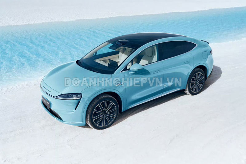 Xe gầm cao công suất 428 mã lực, siêu tiết kiệm xăng, nội thất tiện nghi, giá hơn 800 triệu đồng