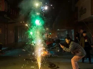 Tết Nguyên Đán 2025: Người dân đốt pháo hoa có bị phạt không? Biết để vui Tết trọn vẹn!