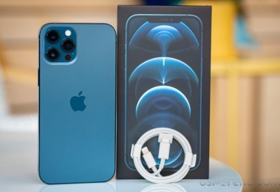 Nhiều shop đại hạ giá huyền thoại iPhone 12 Pro Max, trang bị cực xịn, camera chụp đẹp như iPhone 16