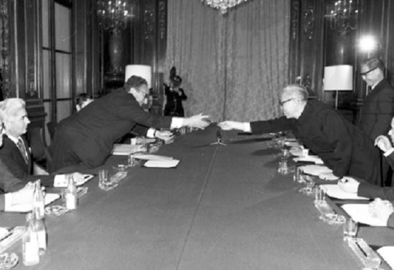 Nhà lãnh đạo Việt Nam là người duy nhất từ chối giải Nobel Hòa Bình, ông mai 'mát tay' của Bộ Chính trị