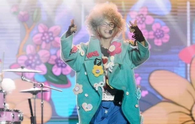 Hoàng Yến Chibi biến hình bất ngờ trên sân khấu