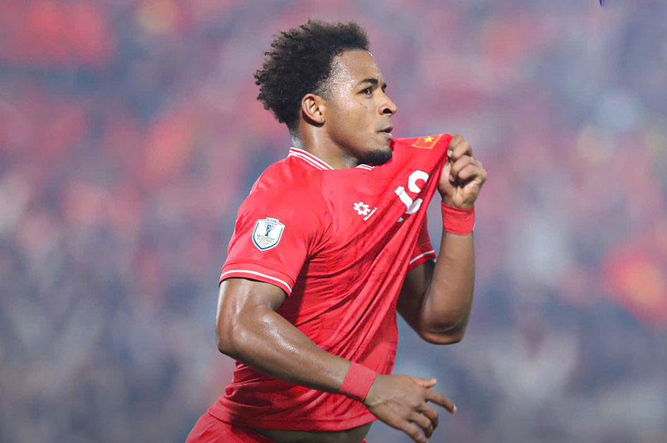 Nguyễn Xuân Son muốn lập hat-trick vào lưới Singapore