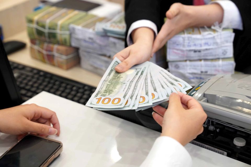 Giá ngoại tệ ngày 23/12/2024: USD vẫn tăng mạnh nhờ động thái của Fed