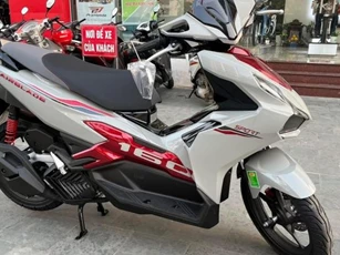 Giá xe Honda Air Blade 2025 cuối tháng 12/2024 hạ cực sâu: Dân tình ồ ạt mua chơi Tết vì quá rẻ