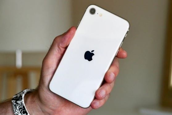 iPhone SE 4 được đồn siêu ngon bổ rẻ, iPhone SE 3 hạ giá liên tục dù ngon như iPhone 13 Pro Max