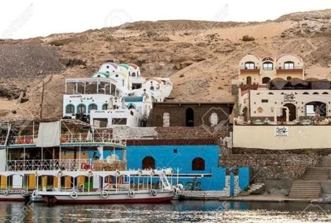 Ngôi làng cổ huyền bí giữa dòng sông Nile