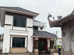 Con dâu xuống tiền xây tặng bố mẹ chồng căn nhà 2 tầng nhưng tờ giấy rơi ra hôm mừng tân gia mới là điều gây sốc