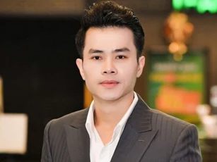 Cuộc đời như phim của nam ca sĩ xứ Nghệ Lê Vĩnh Toàn