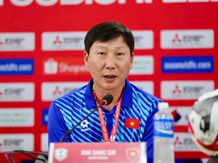 Trước màn đọ sức với Singapore, HLV Kim Sang-sik quyết giúp ĐT Việt Nam vô địch