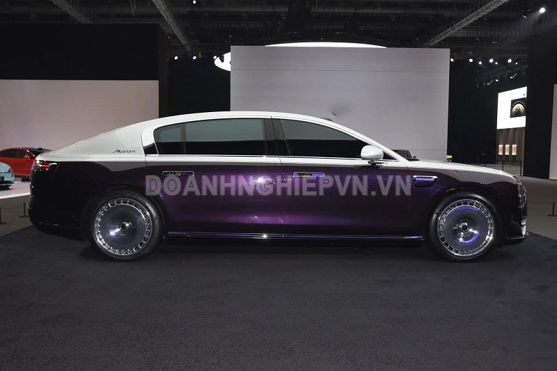 Ngắm xe sedan siêu sang, giá gần 3,3 tỷ đồng, ‘quyết đấu’ với Mercedes-Maybach S-Class