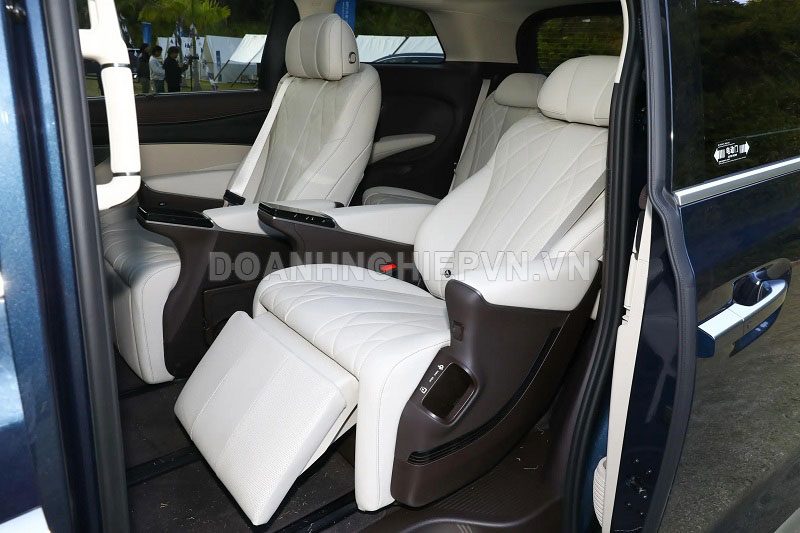 ‘Chuyên cơ mặt đất’ lấn át Toyota Alphard về mọi mặt, giá hơn 1,1 tỷ đồng