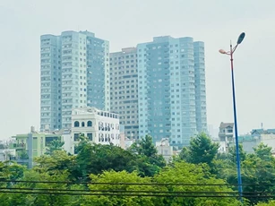 Thị trường BĐS TP Hồ Chí Minh - Bài 1: Vướng mắc pháp lý, nguồn cung hụt hơi