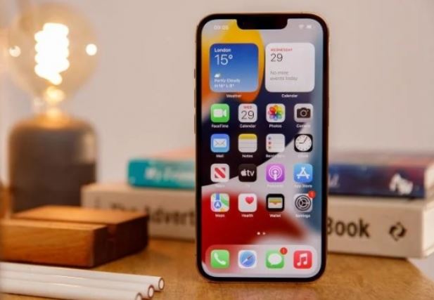 Quên iPhone SE 4 đi, iPhone 13 Pro sở hữu màn 120 Hz, camera 3 mắt ngon gấp vạn, siêu rẻ từ 10 triệu