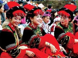 Tục lệ sờ ngực các cô gái trong tháng cô hồn ở Trung Quốc