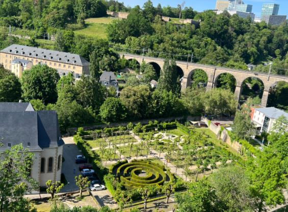 Quốc gia có thu nhập bình quân cao nhất thế giới: Diện tích nhỏ hơn Hà Nội, thu nhập hơn 3,6 tỷ/năm 