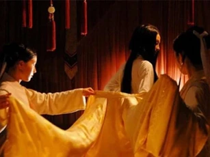 Quá trình hoàng đế ngủ với thê thiếp thời nhà Thanh: Đốt hương xong sẽ kết thúc, chỉ hoàng hậu mùng một và rằm hàng tháng sẽ ở lại