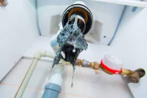 Tại sao bạn nên vệ sinh đường ống nước thường xuyên? Mẹo đơn giản để tránh tắc nghẽn phiền phức