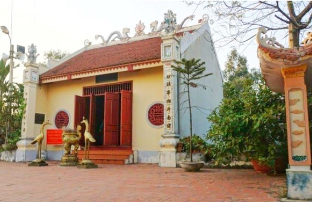 Gia đình hiếm hoi ở Việt Nam có 2 cha con cùng được ghi danh trên bia Tiến sĩ ở Văn Miếu