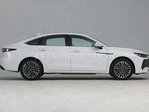 Xe sedan có tầm hoạt động xa nhất thế giới, tiết kiệm xăng như xe máy, giá ngang Kia Morning