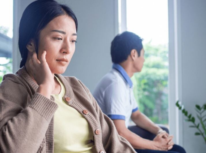 Nỗi buồn lớn nhất của phụ nữ không phải là nghèo, mà là chồng đã ngoài 50 tuổi vẫn ở 2 trạng thái này