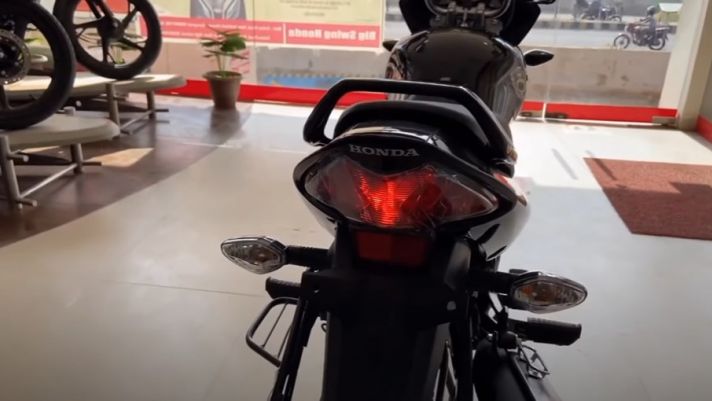 Honda mở bán ‘vua côn tay’ 160cc mới giá chỉ 33,6 triệu đồng, có ABS như Winner X và Yamaha Exciter