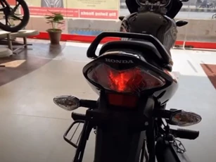 Honda mở bán ‘vua côn tay’ 160cc mới giá chỉ 33,6 triệu đồng, có ABS như Winner X và Yamaha Exciter