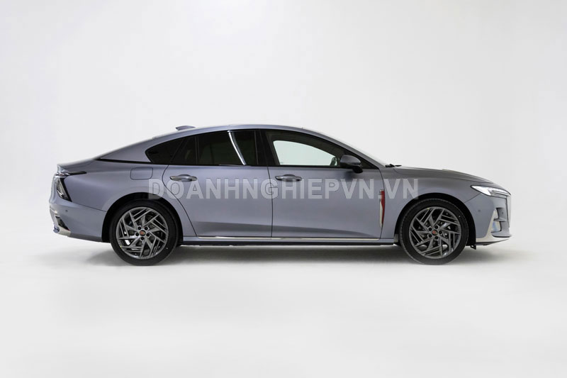 Xe sedan vượt trội Toyota Camry, công suất 248 mã lực, giá chưa tới 600 triệu đồng