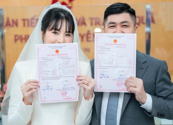 Hé lộ thông tin ít ai biết về chồng của MC Mai Ngọc: Kém nữ MC 2 tuổi, từng đỗ vỡ với hoa hậu Vibiz