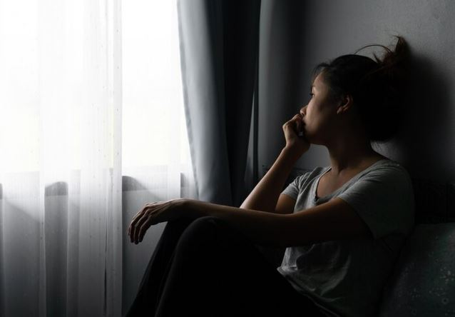 Bán đất để nuôi mẹ chồng liệt 3 năm, vợ chồng tôi chết lặng khi đọc di chúc