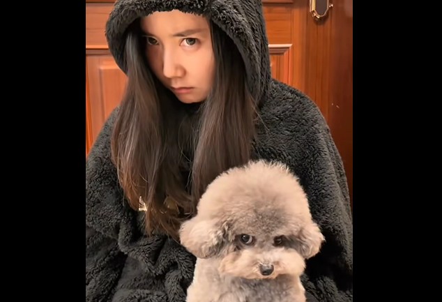 CLIP: Biểu cảm siêu cute của cặp đôi "sen" và cún cưng gây sốt cộng đồng mạng