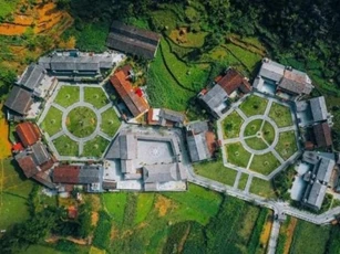 Ngôi làng duy nhất Việt Nam được ví như 'bông hoa nơi địa đầu Tổ Quốc', nằm ngay cạnh một trong 'tứ đại đỉnh đèo'