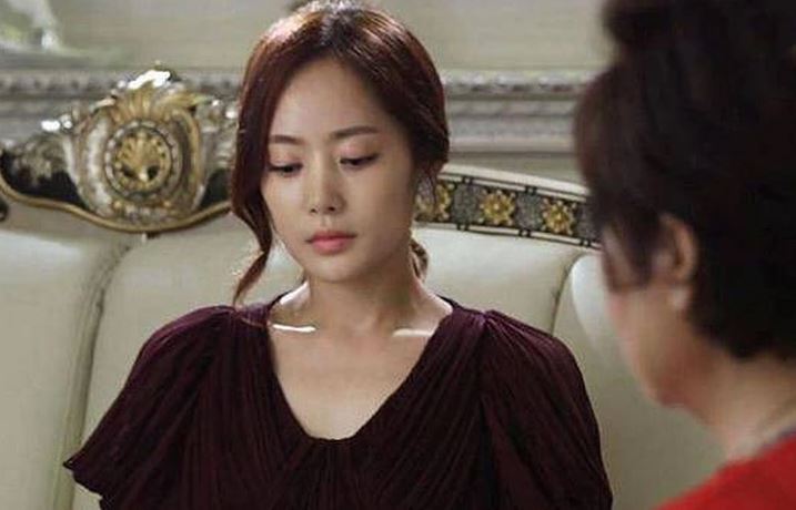 Mẹ chồng giả vờ đau chân để ở lại thành phố: Bí mật sau màn kịch khiến con dâu nghẹn ngào