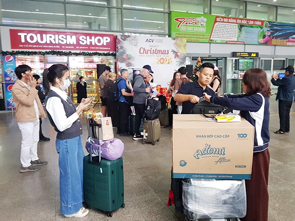 Sân bay quốc tế Đà Nẵng nhộn nhịp trong ngày đầu năm mới 2025