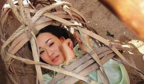 Tại sao thời xưa lại có ít vụ 'cưỡng hiếp' như vậy? Sự thật tàn khốc đằng sau việc không như bạn nghĩ