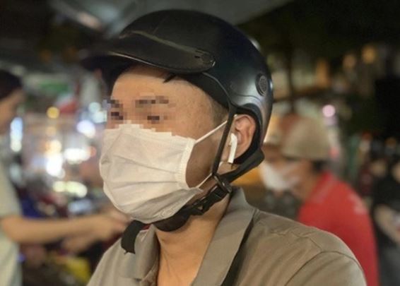 Mức phạt áp dụng từ ngày 1/1/2025 với việc đeo tai nghe khi đi xe máy, ai cũng nên biết