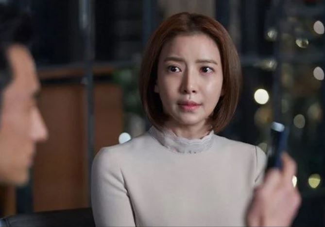 Người vợ trút cả chậu cá lên người sau câu nói lạnh nhạt của chồng: Quyết định táo bạo khiến anh "đứng hình"