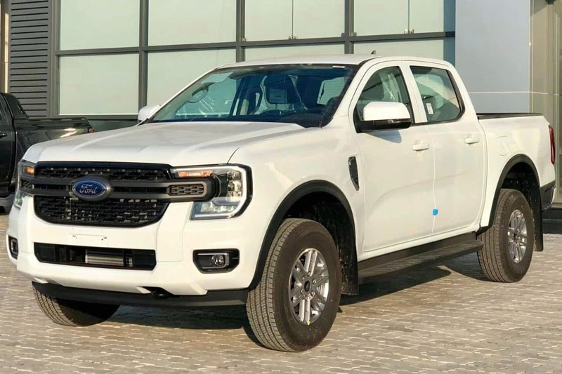 Ford Ranger có thêm bản mới tại Việt Nam, giá 733 triệu đồng