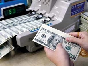 Giá ngoại tệ ngày 5/1/2025: USD giảm tốc sau chuỗi tăng trưởng mạnh