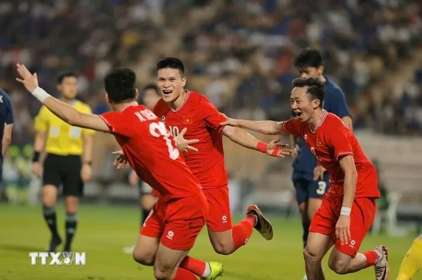 Hà Nội thưởng nóng Đội tuyển bóng đá nam Việt Nam