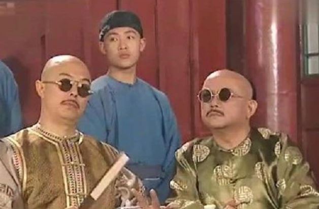 Bỏ cát vào cháo cứu trợ, vì sao Hòa Thân không bị phạt còn được vua Càn Long khen thưởng?