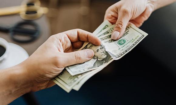 Ở tuổi trung niên, khi ai đó hỏi vay tiền, hãy dùng 3 câu trả lời này để từ chối khéo léo mà không làm mất lòng