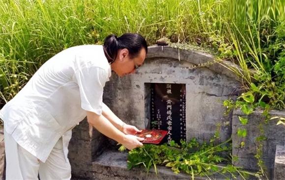 T&#x1EA1;i sao ng&#x1B0;&#x1EDD;i x&#x1B0;a lu&#xF4;n ki&#xEA;ng &#x27;M&#x1ED9; tr&#x1B0;&#x1EDB;c c&#x1EED;a, n&#x1B0;&#x1EDB;c sau nh&#xE0;&#x27;? L&#x1EDD;i c&#x1EA3;nh b&#xE1;o th&#x1EF1;c t&#x1EBF; b&#x1EA1;n n&#xEA;n bi&#x1EBF;t