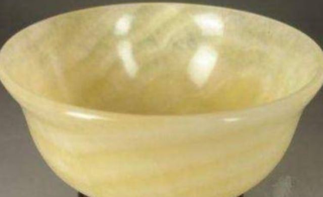 Ông lão về hưu khiến chuyên gia thẩm định kinh ngạc khi sở hữu bát cổ 6,5 tỷ thời Hoàng đế Phổ Nghi