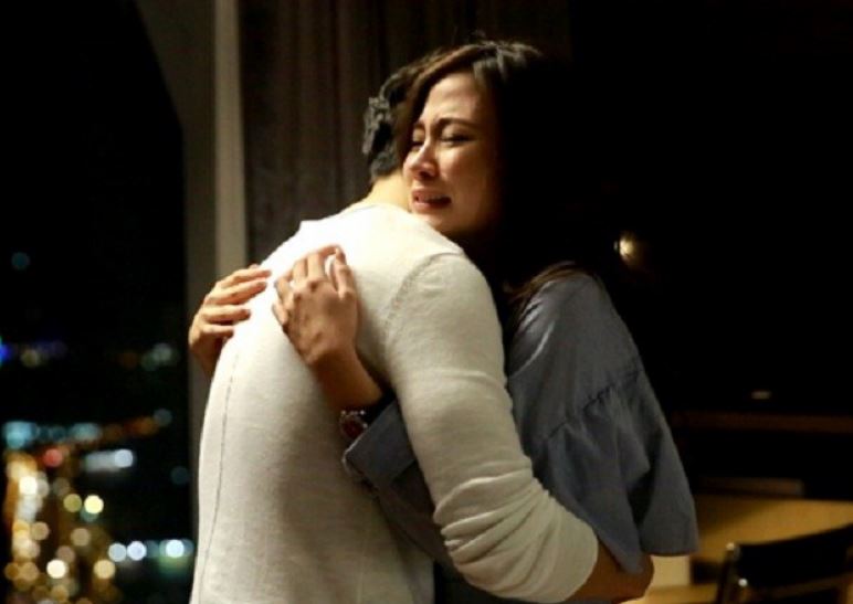 Cơn mưa định mệnh: Tiếng đập cửa lúc nửa đêm và lời hứa thay đổi cả cuộc đời