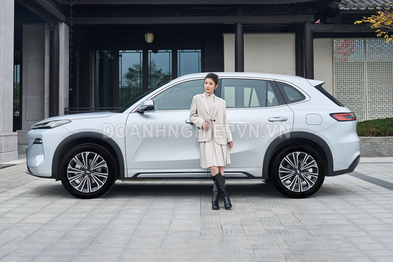 SUV công suất 328 mã lực, tiêu thụ 2,62 lít xăng/100 km, giá ngang Hyundai Grand i10, bán ‘chạy như tôm tươi’