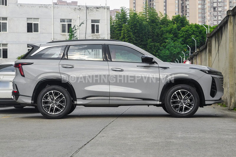 Xe gầm cao ngang cơ Mazda CX-5, công suất 233 mã lực, nội thất tiện nghi, nhiều công nghệ an toàn, giá ‘hạt dẻ’