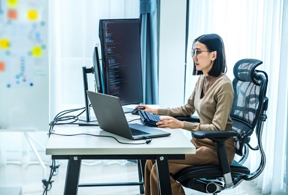 AI tạo sinh dần 'thống trị' thế giới kinh doanh: Doanh nghiệp cần thay đổi ra sao?