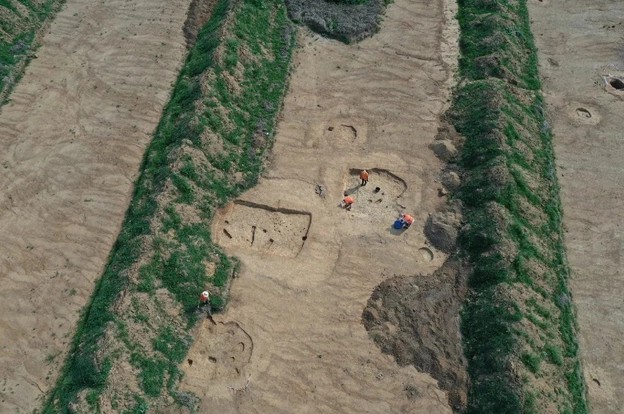 Đào đường, phát hiện ngôi làng 7.000 tuổi gần thủ đô Czech